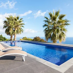 https://endless-blue-house.madeira-islandshotels.com